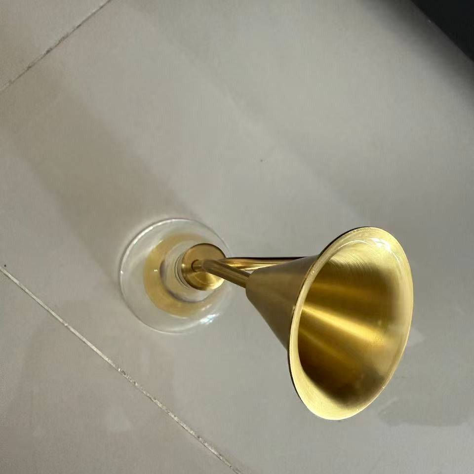 Perfume In Fragrance Shop - Wandhangende geurmonstersproevenflesjes van glas en messing,